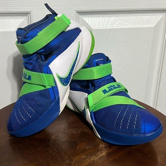 🔥🏀 NIKE LEBRON SOLDIER 9 IX Boys Size 5Y Royal Blue 776471-441 - EXCELLENT - Picture 1 of 11